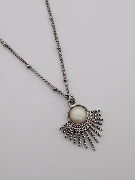 Mystic Mother of Pearl Silver necklace — NOEVAH
