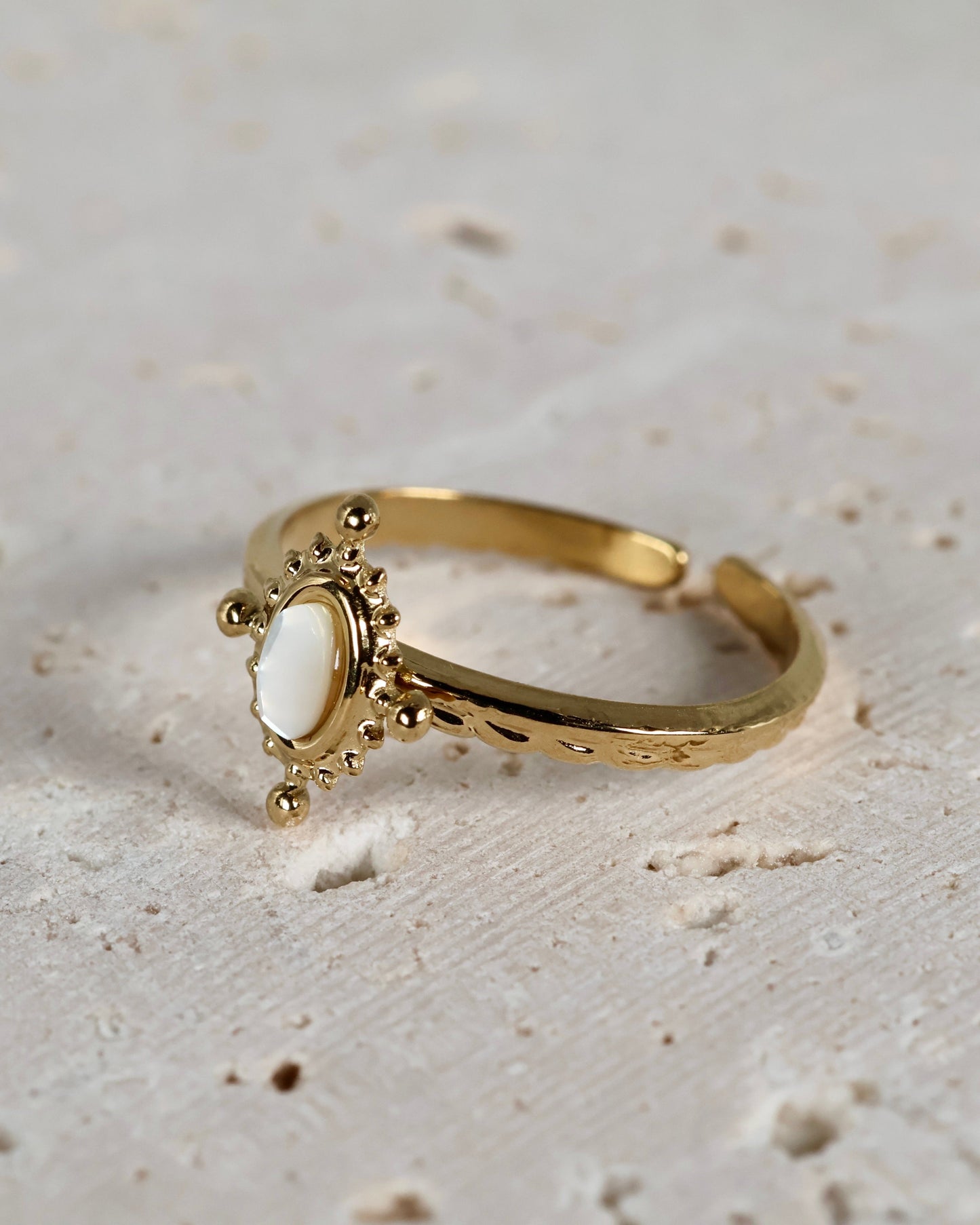 Lisboa Mother of Pearls ring — natural stone | NOEVAH