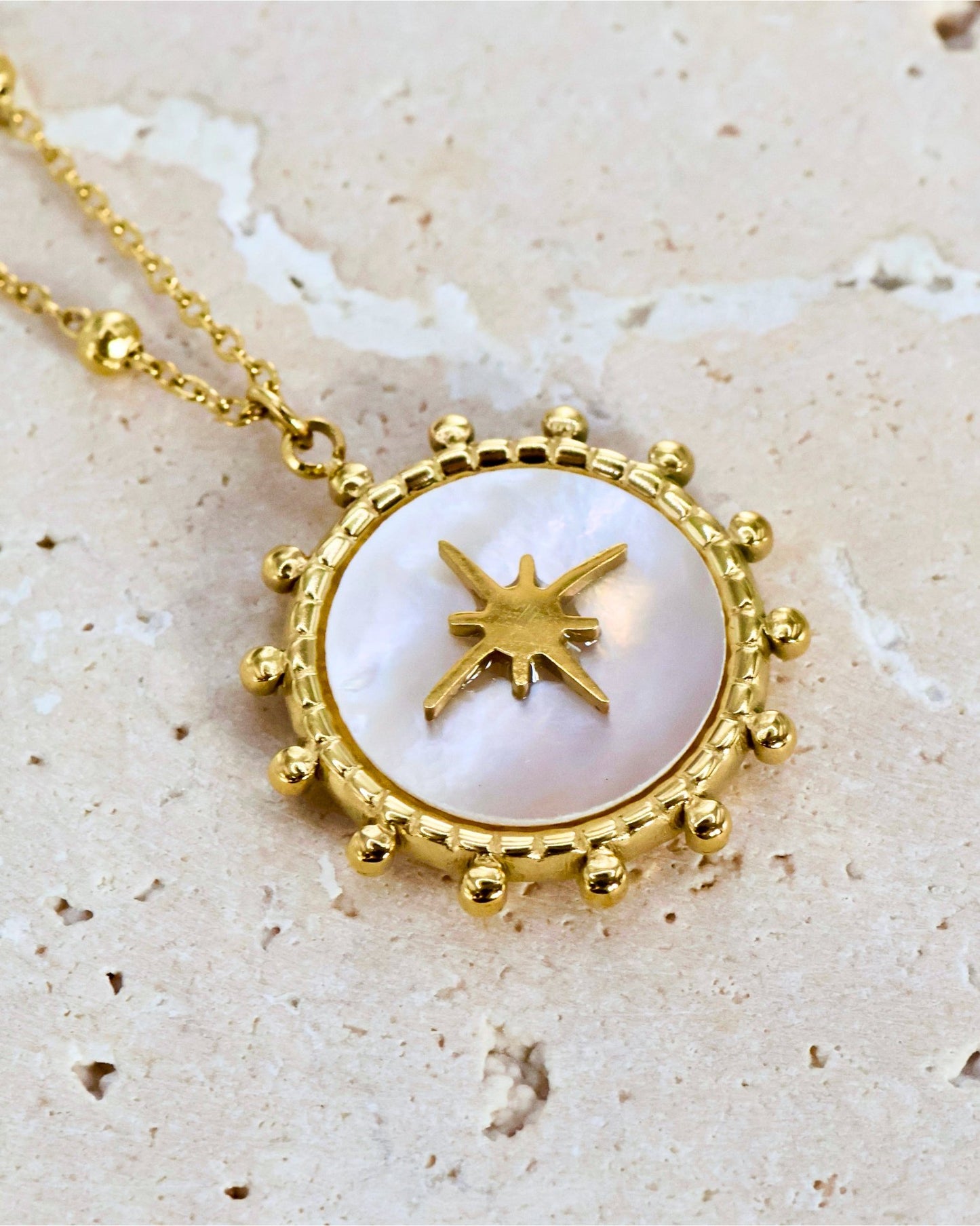 Jada Mother of Pearl necklace — natural stone | NOEVAH