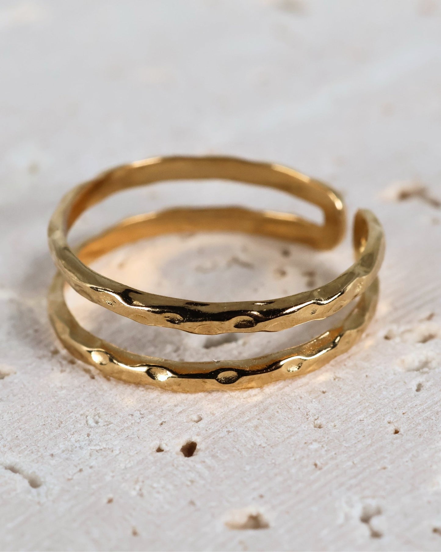 Petra Gold ring — stainless steel | NOEVAH