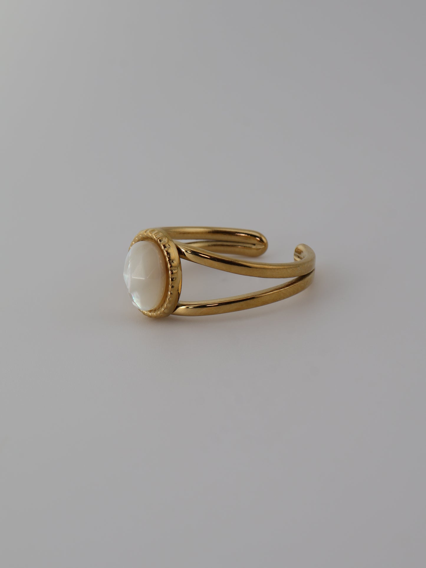 Portimao Mother of Pearl ring