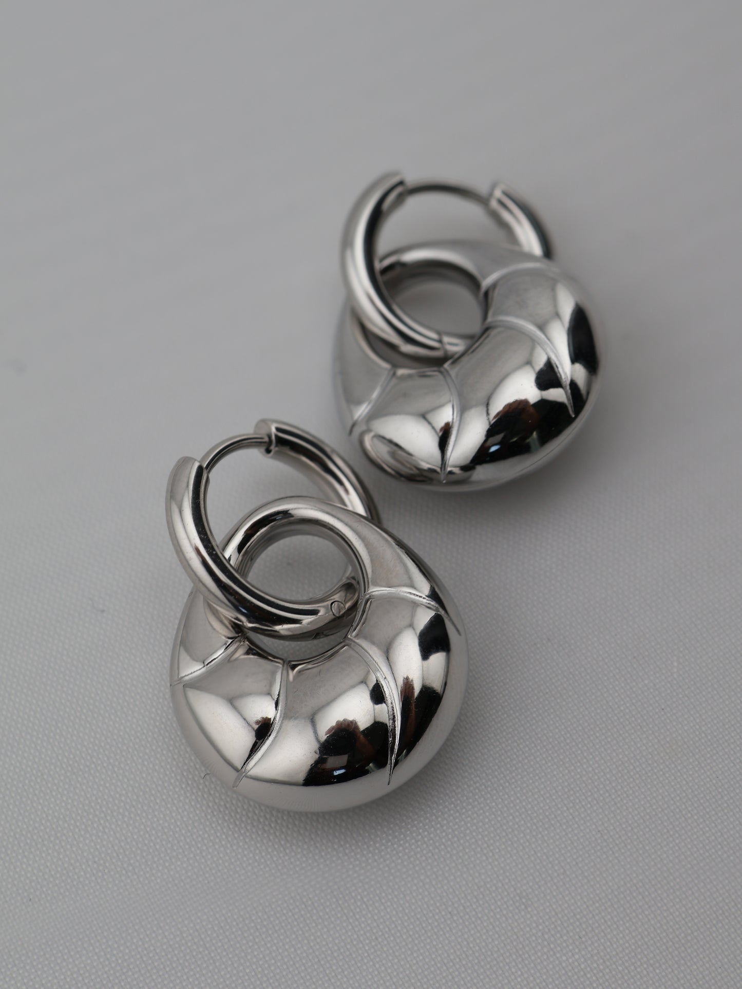 Boucles d'oreilles LYS NOEVAH - détail
