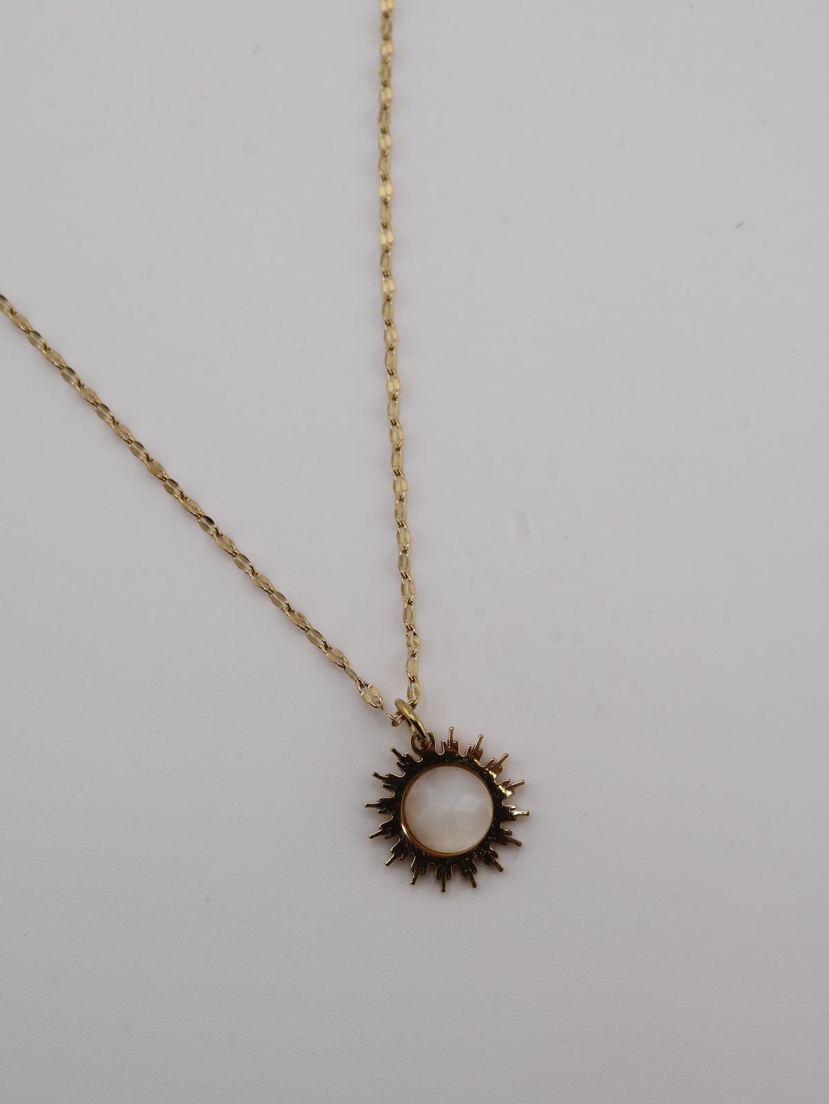 Elios Mother of Pearl necklace — NOEVAH