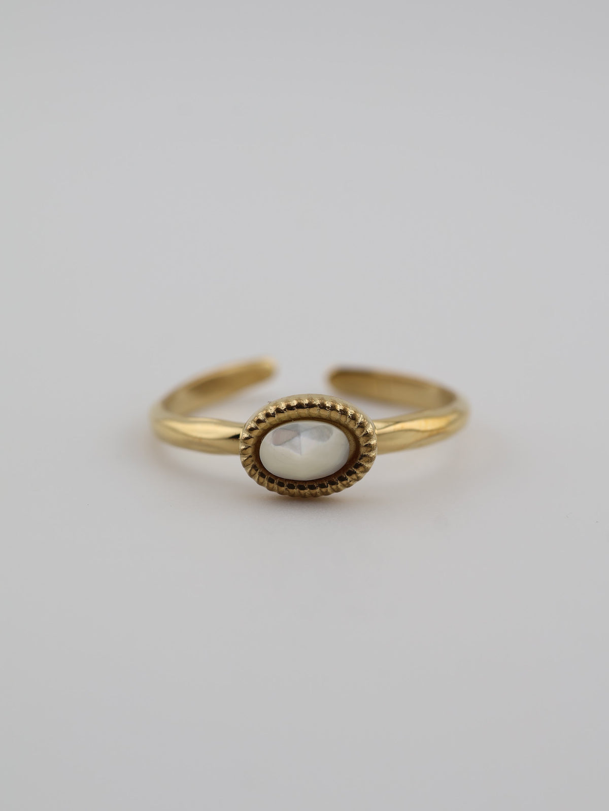 Milan Ring Mother of Pearl