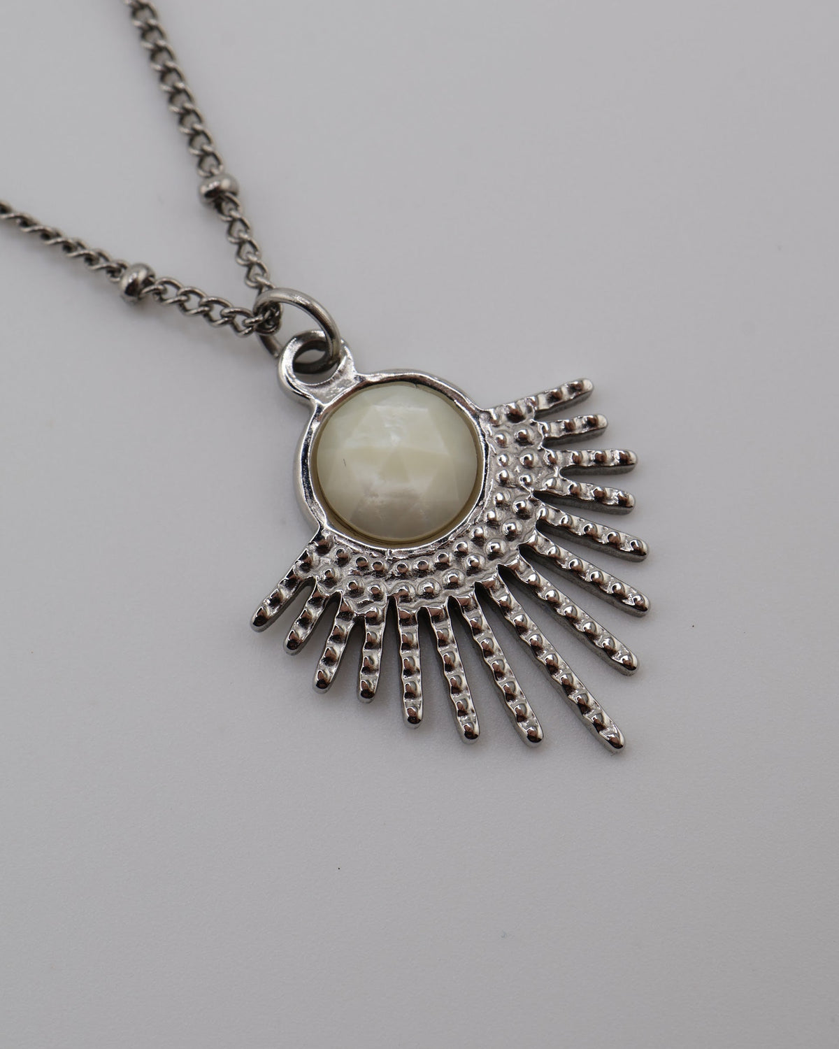 Mystic Mother of Pearl Silver necklace — NOEVAH