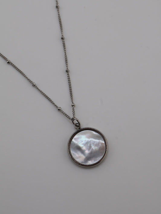 Juna Mother of Pearl Silver necklace — NOEVAH