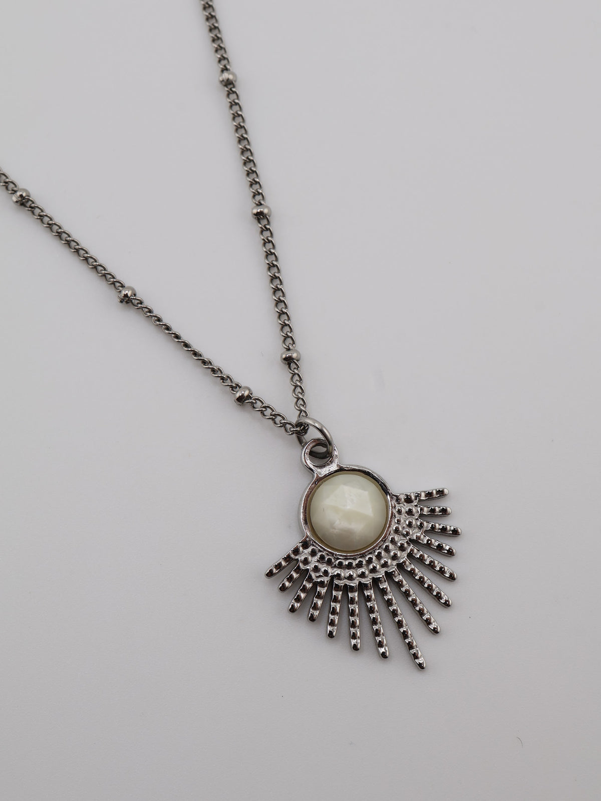 Mystic Mother of Pearl Silver necklace — NOEVAH