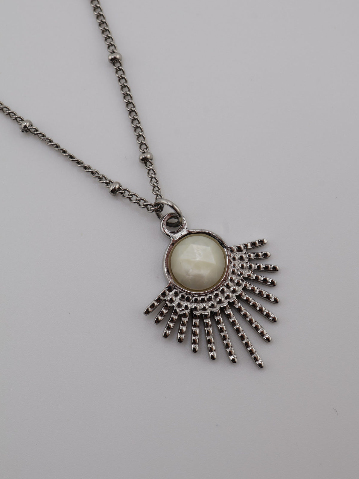 Mystic Mother of Pearl Silver necklace — NOEVAH