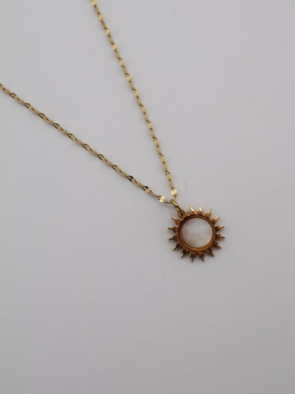 Elios Mother of Pearl necklace — NOEVAH