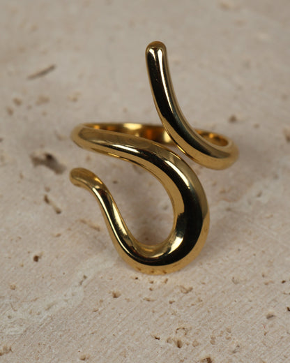 Linea Shell Gold ring — stainless steel | NOEVAH