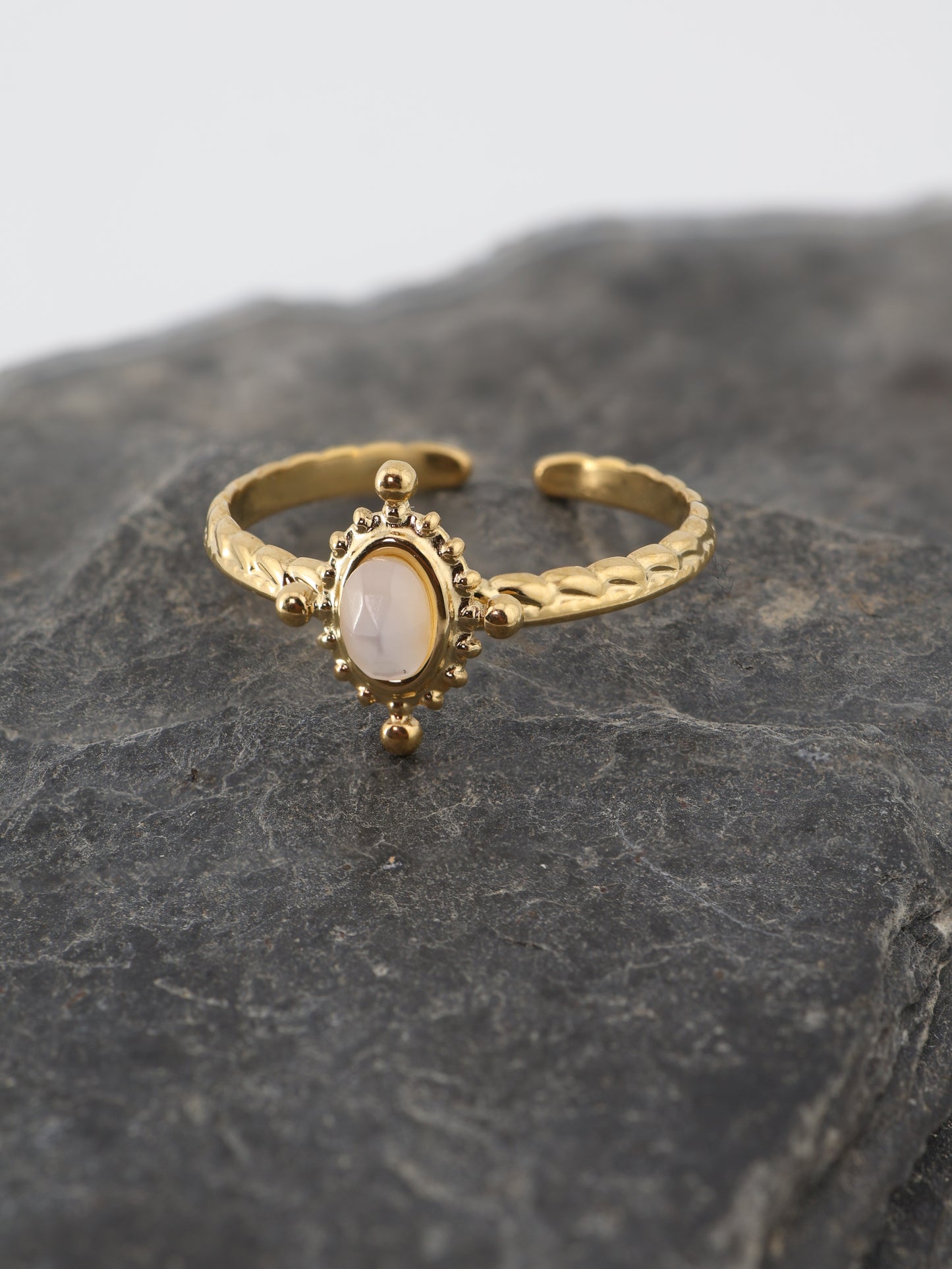 Lisboa Mother of Pearls ring — natural stone | NOEVAH
