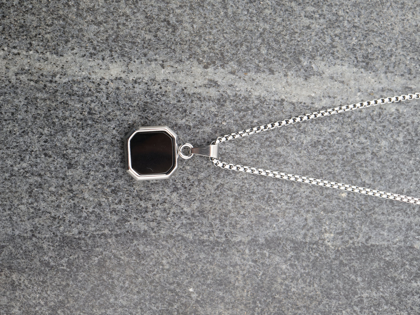 Homme Black Agate