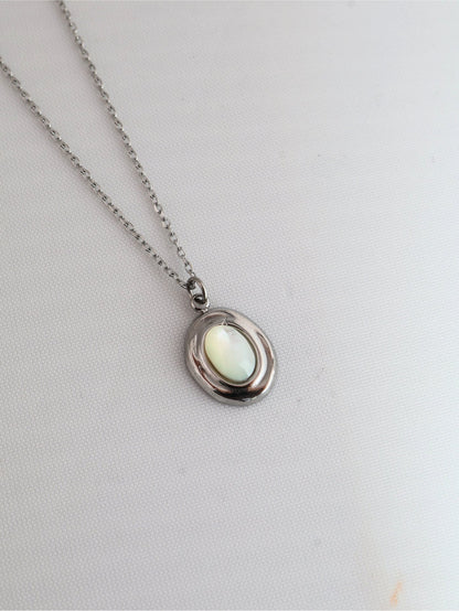 Amalya Mother of Pearls Silver necklace — natural stone | NOEVAH