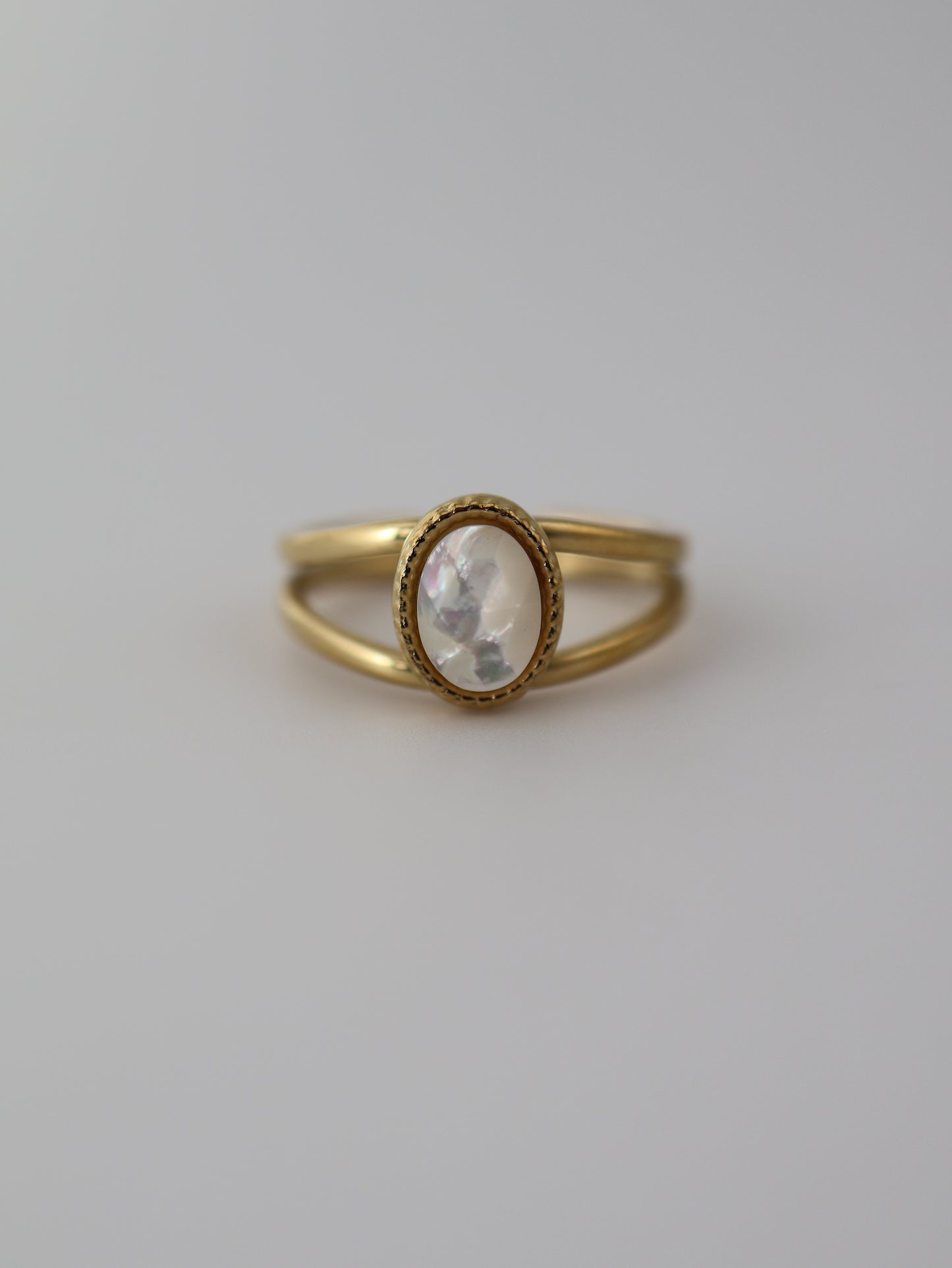 Portimao Mother of Pearl ring