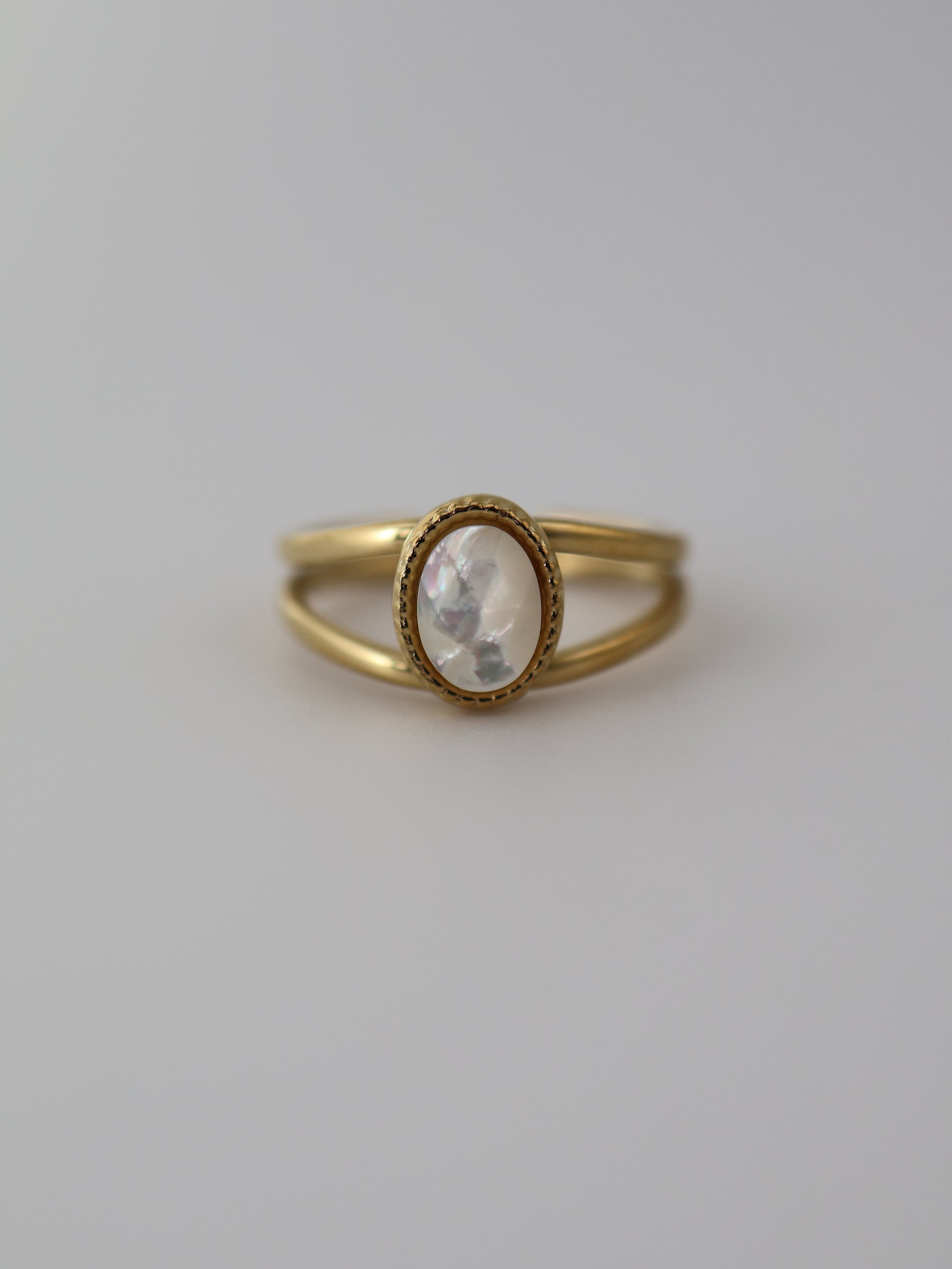Portimao Mother of Pearl ring