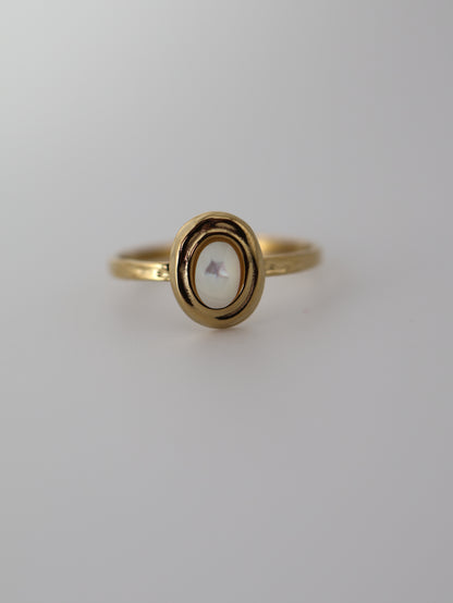 Amalya Mother of Pearls Ring