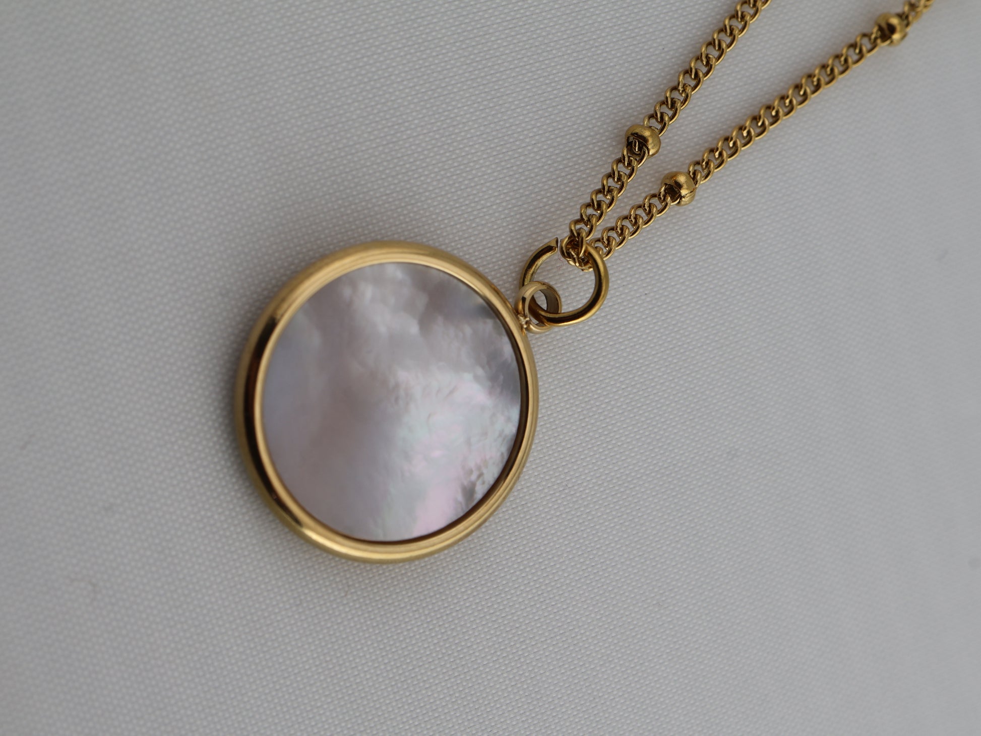 Juna Mother of Pearls necklace — natural stone | NOEVAH