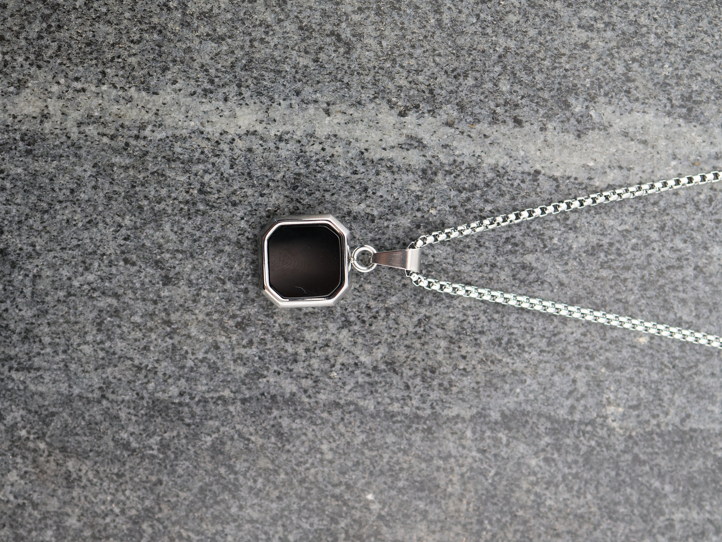 Homme Black Agate