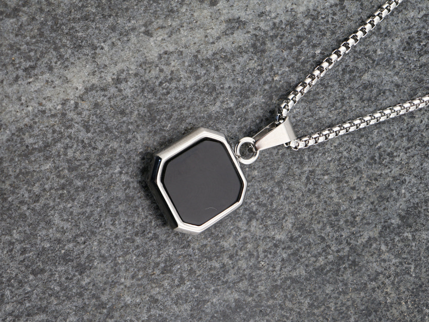Homme Black Agate