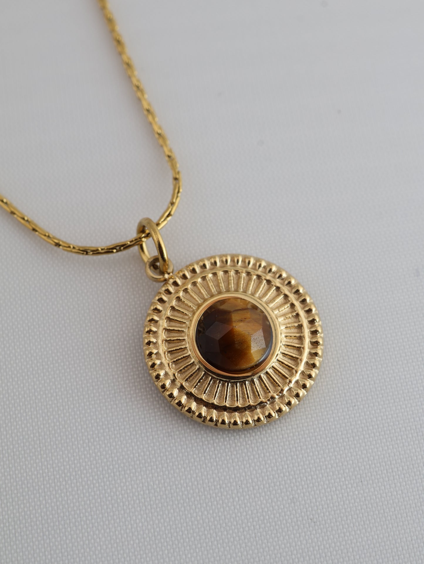 Camelia Tiger Eye necklace — natural stone | NOEVAH