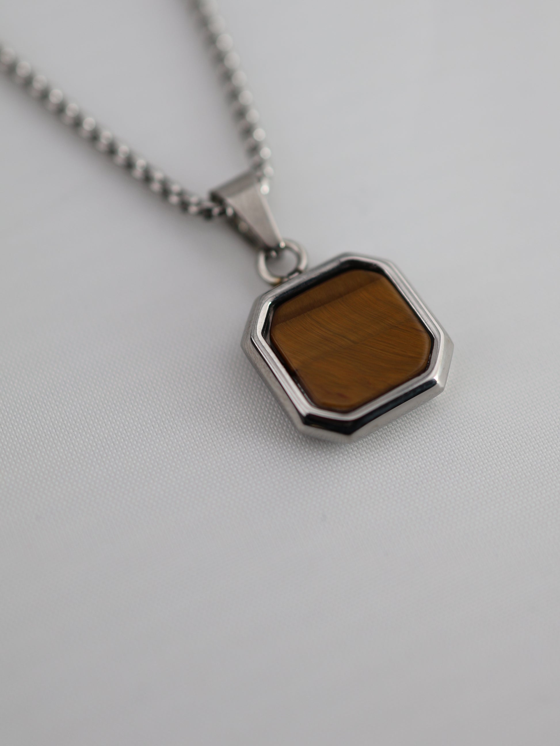 Homme Tiger Eye necklace — natural stone | NOEVAH