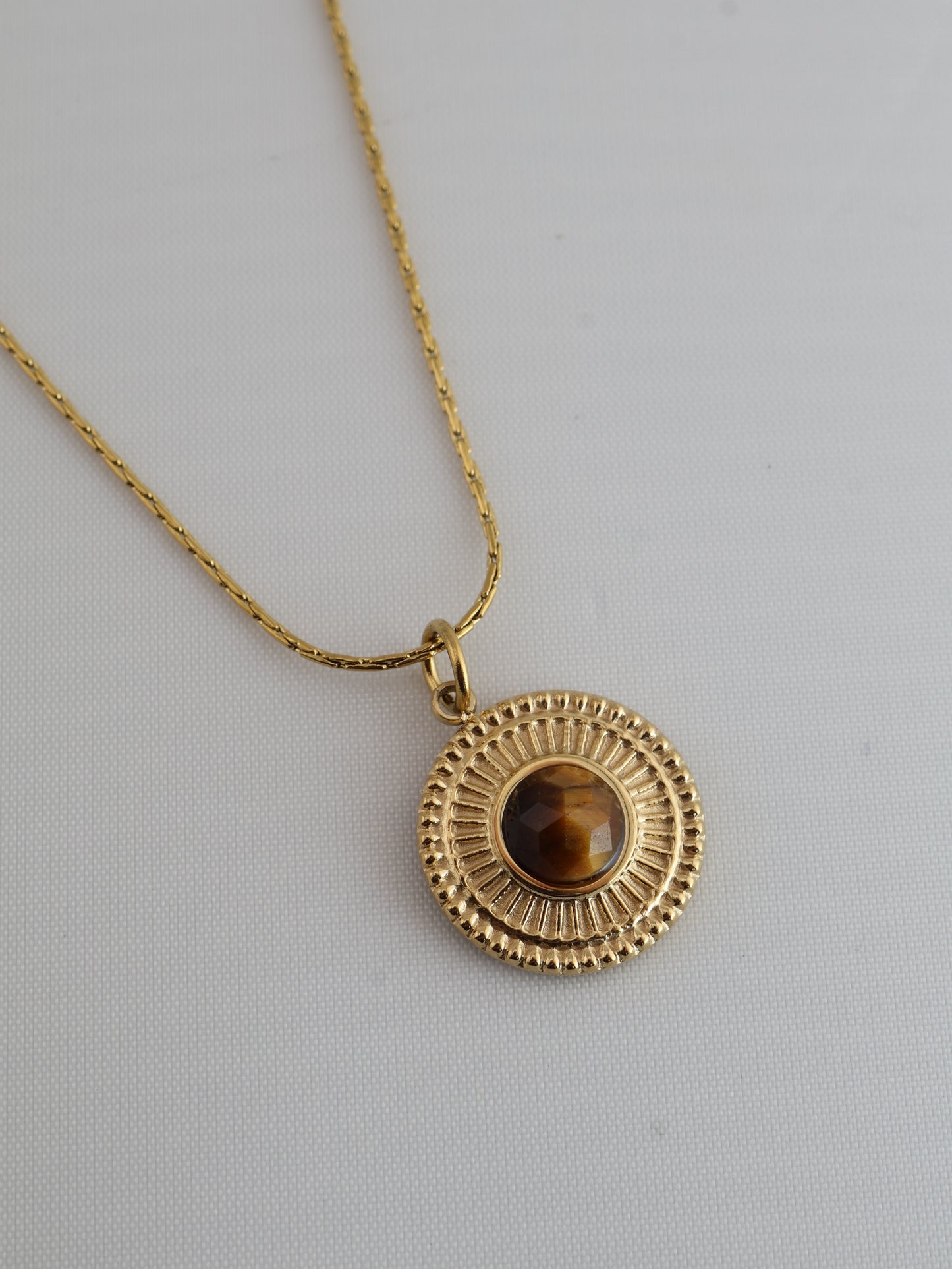 Camelia Tiger Eye