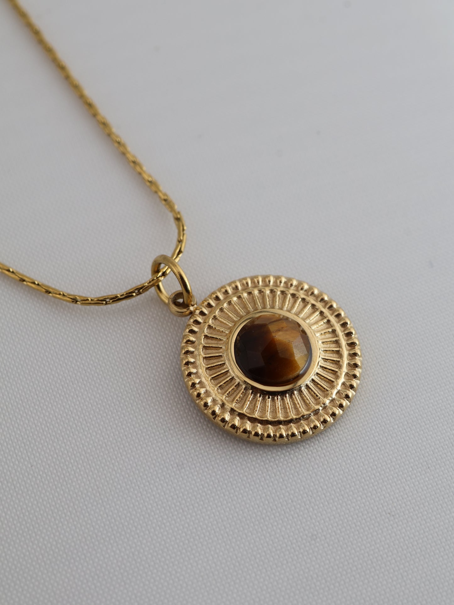 Camelia Tiger Eye necklace — natural stone | NOEVAH